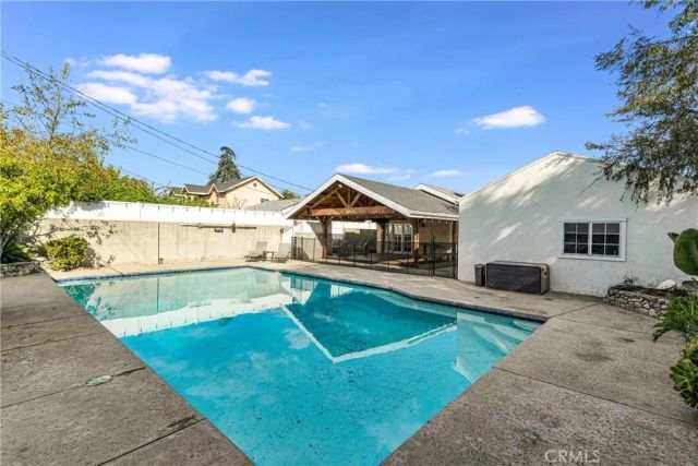 6229 Klump Avenue, North Hollywood, CA 91606