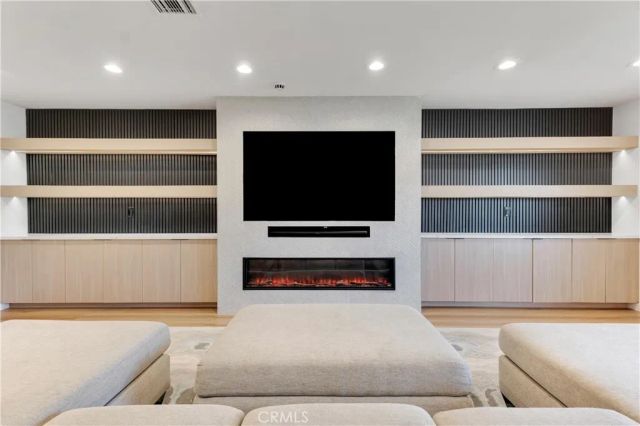 6229 Klump Avenue, North Hollywood, CA 91606