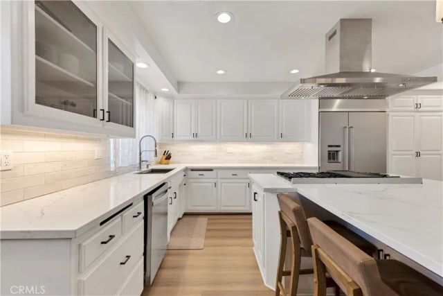 6229 Klump Avenue, North Hollywood, CA 91606