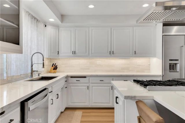 6229 Klump Avenue, North Hollywood, CA 91606