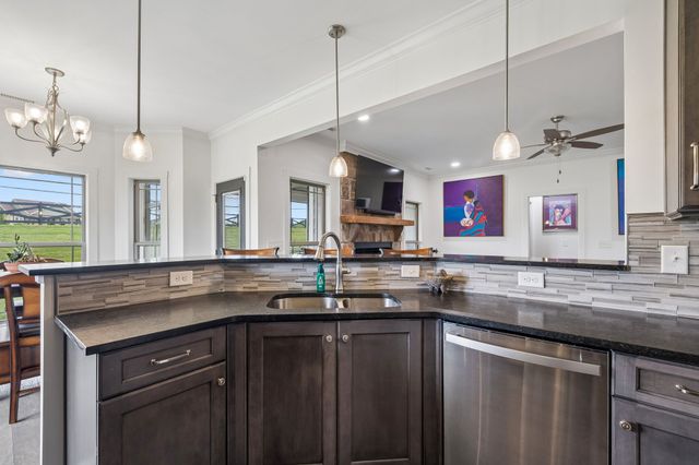 111 Campfire Ct, Winchester, TN 37398