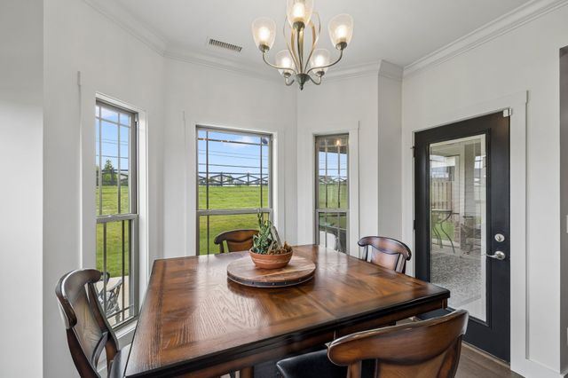 111 Campfire Ct, Winchester, TN 37398