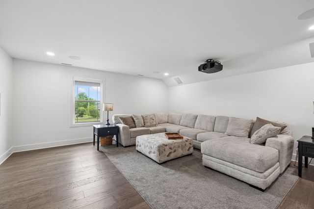 111 Campfire Ct, Winchester, TN 37398
