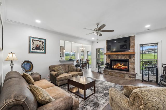 111 Campfire Ct, Winchester, TN 37398