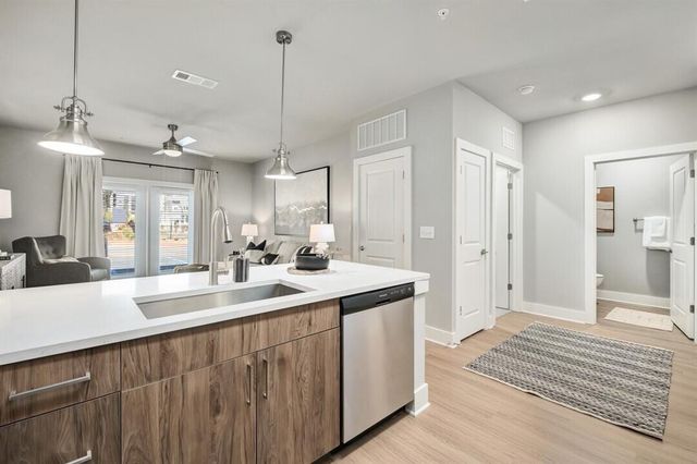 1875 Maple Drive B2, Kennesaw, GA 30144