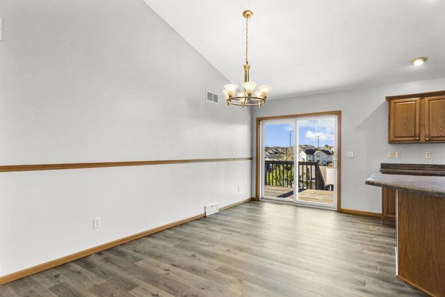 1032 VISTA RIDGE Drive, Mount Horeb, WI 53572