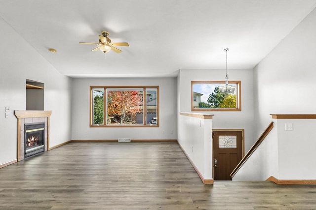 1032 VISTA RIDGE Drive, Mount Horeb, WI 53572