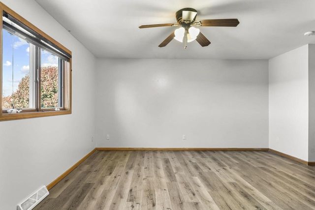 1032 VISTA RIDGE Drive, Mount Horeb, WI 53572