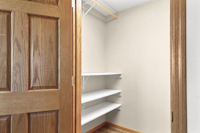 1032 VISTA RIDGE Drive, Mount Horeb, WI 53572