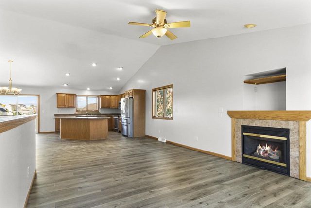 1032 VISTA RIDGE Drive, Mount Horeb, WI 53572