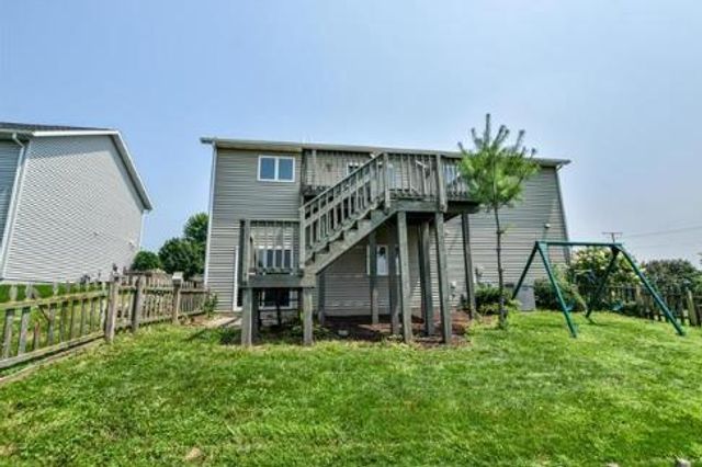 1032 VISTA RIDGE Drive, Mount Horeb, WI 53572
