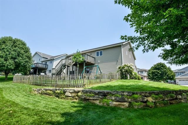 1032 VISTA RIDGE Drive, Mount Horeb, WI 53572
