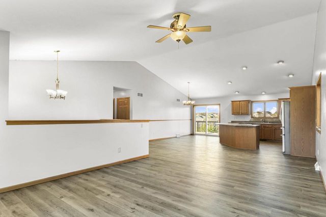 1032 VISTA RIDGE Drive, Mount Horeb, WI 53572