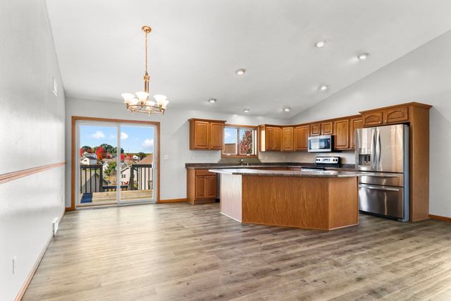 1032 VISTA RIDGE Drive, Mount Horeb, WI 53572