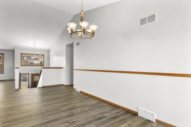 1032 VISTA RIDGE Drive, Mount Horeb, WI 53572