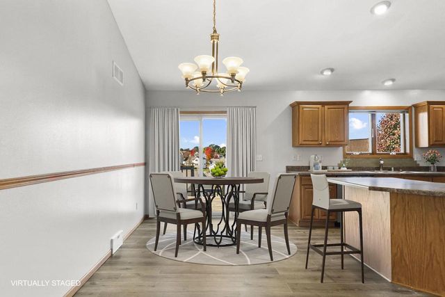 1032 VISTA RIDGE Drive, Mount Horeb, WI 53572