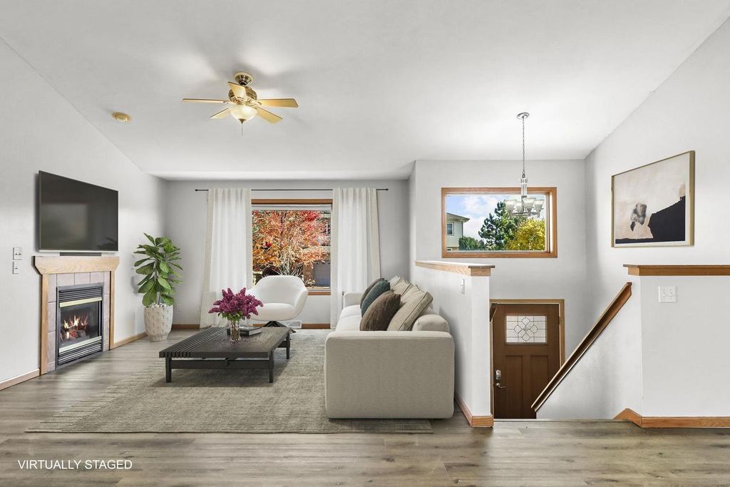 1032 VISTA RIDGE Drive, Mount Horeb, WI 53572