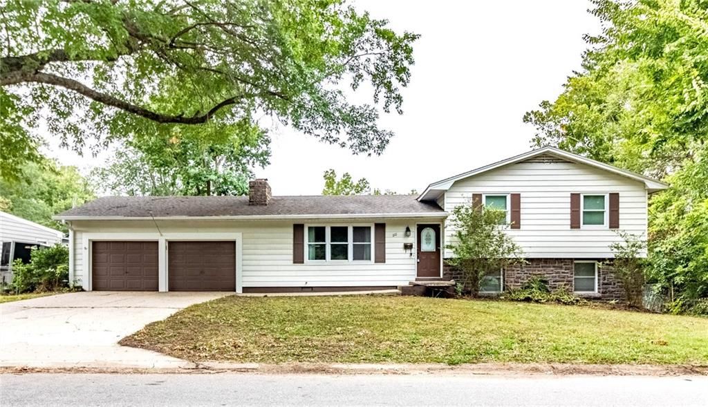 1111 Tyler Street, Warrensburg, MO 64093