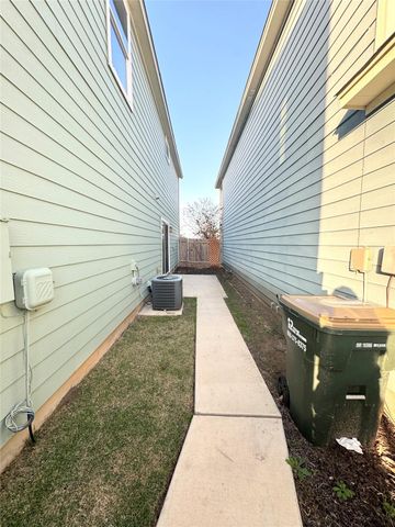 1705 Arbor Knot DR, Kyle, TX 78640