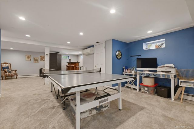 11 Rumson Road, Massapequa, NY 11758