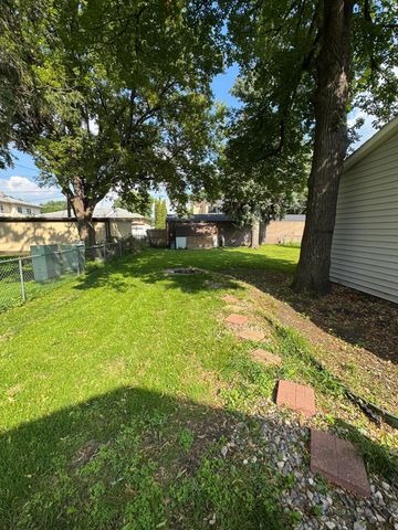 1314 14th Street S, Fargo, ND 58103