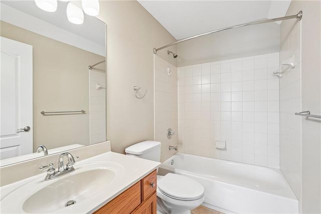 428 Brookes Walk, Woodstock, GA 30188