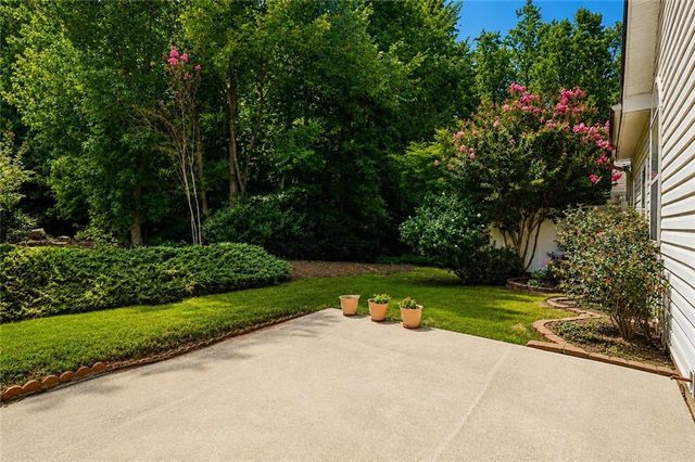 428 Brookes Walk, Woodstock, GA 30188