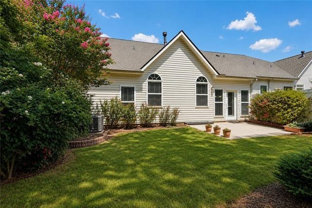 428 Brookes Walk, Woodstock, GA 30188