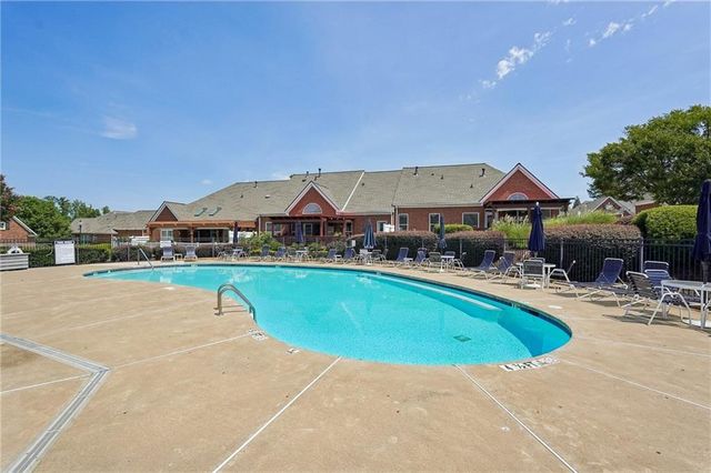 428 Brookes Walk, Woodstock, GA 30188