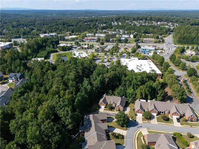 428 Brookes Walk, Woodstock, GA 30188