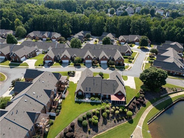428 Brookes Walk, Woodstock, GA 30188
