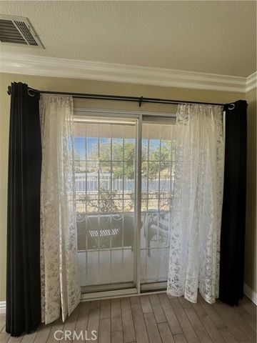 11548 Oak Street, Apple Valley, CA 92308