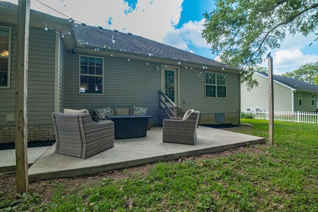 120 Woodridge Dr, Tullahoma, TN 37388