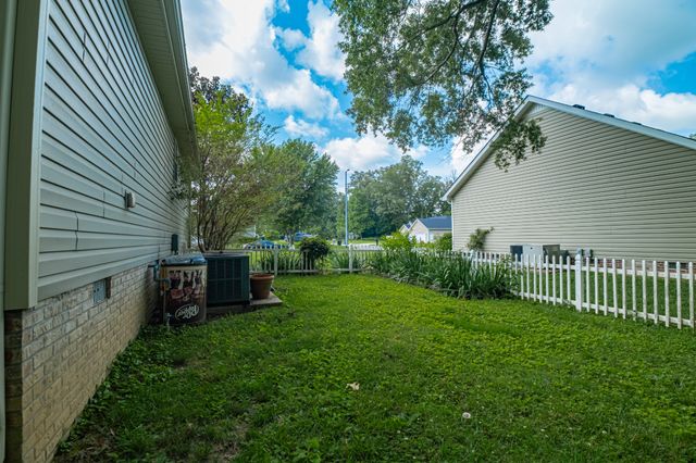 120 Woodridge Dr, Tullahoma, TN 37388