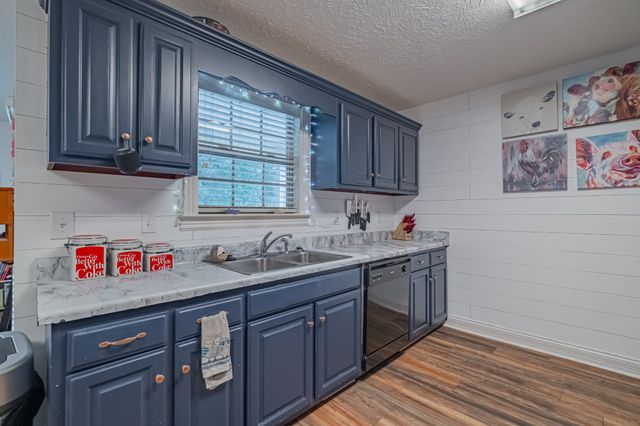 120 Woodridge Dr, Tullahoma, TN 37388