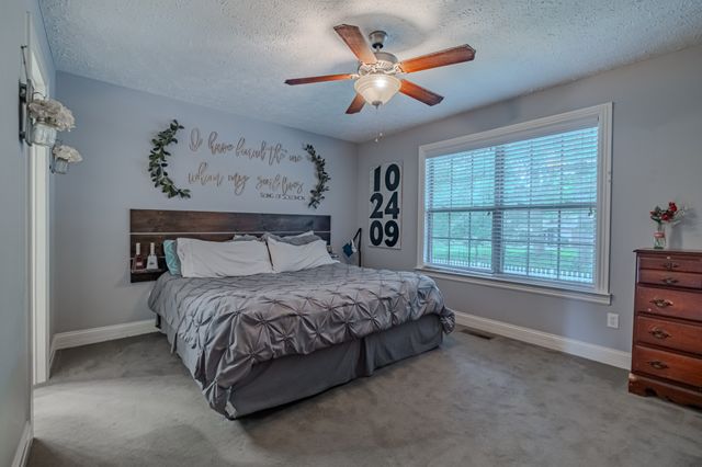 120 Woodridge Dr, Tullahoma, TN 37388