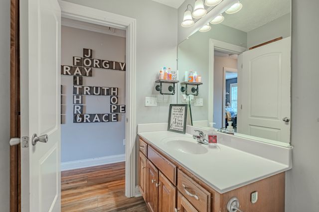 120 Woodridge Dr, Tullahoma, TN 37388
