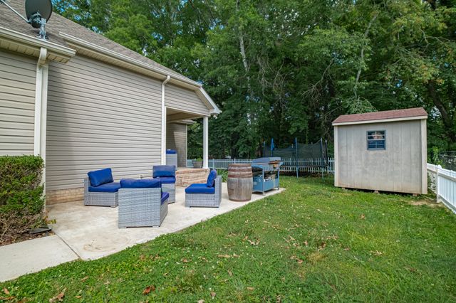 120 Woodridge Dr, Tullahoma, TN 37388
