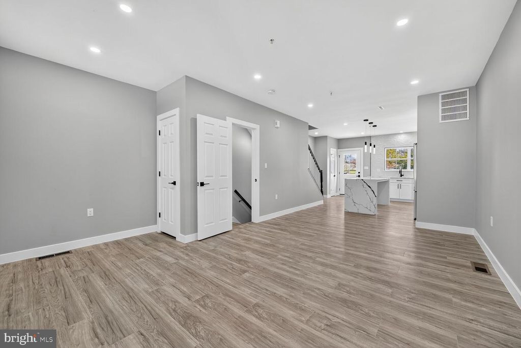 1723 STANTON TER SE, Washington, DC 20020