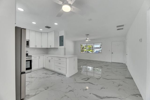 1404 SW 1ST Avenue, Deerfield Beach, FL 33441