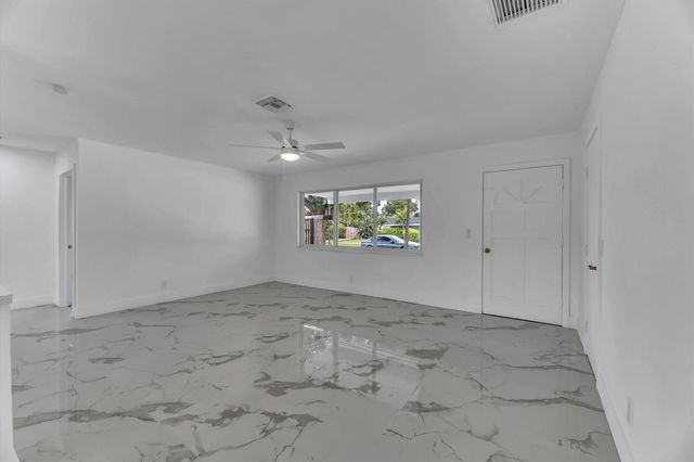 1404 SW 1ST Avenue, Deerfield Beach, FL 33441