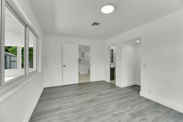 1404 SW 1ST Avenue, Deerfield Beach, FL 33441