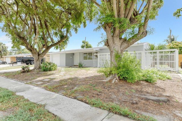 1404 SW 1ST Avenue, Deerfield Beach, FL 33441