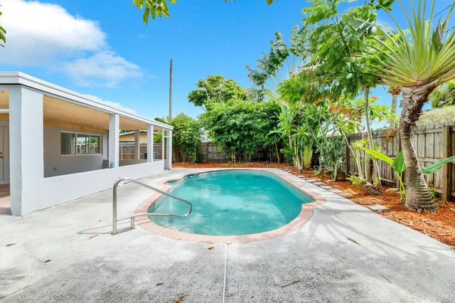 1404 SW 1ST Avenue, Deerfield Beach, FL 33441