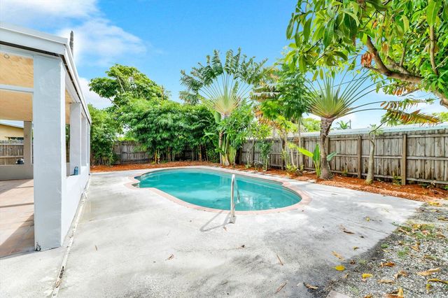 1404 SW 1ST Avenue, Deerfield Beach, FL 33441