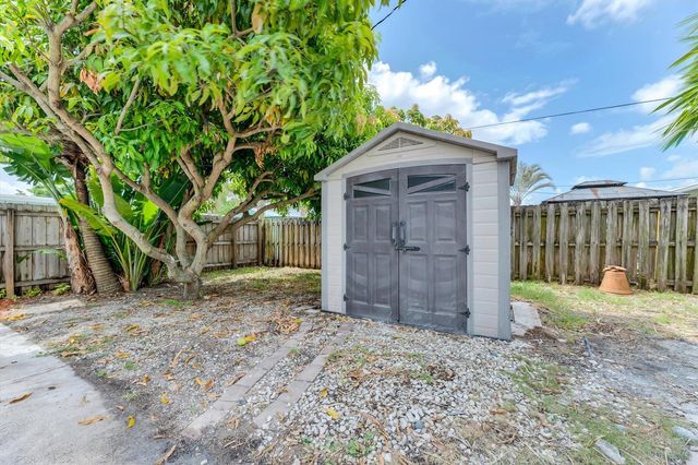 1404 SW 1ST Avenue, Deerfield Beach, FL 33441
