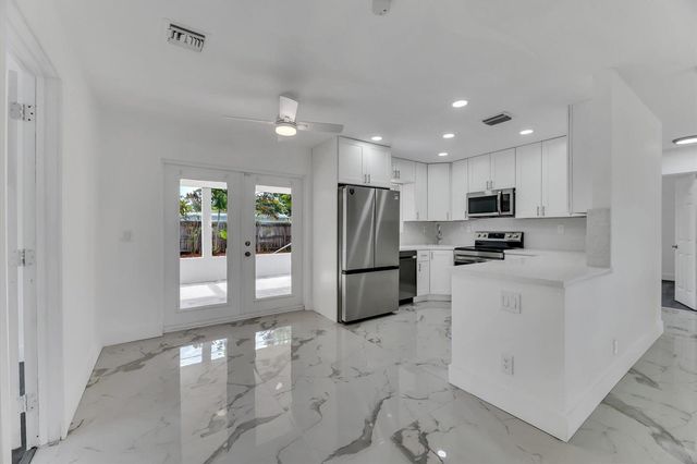 1404 SW 1ST Avenue, Deerfield Beach, FL 33441