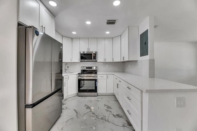 1404 SW 1ST Avenue, Deerfield Beach, FL 33441