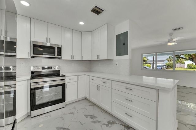1404 SW 1ST Avenue, Deerfield Beach, FL 33441