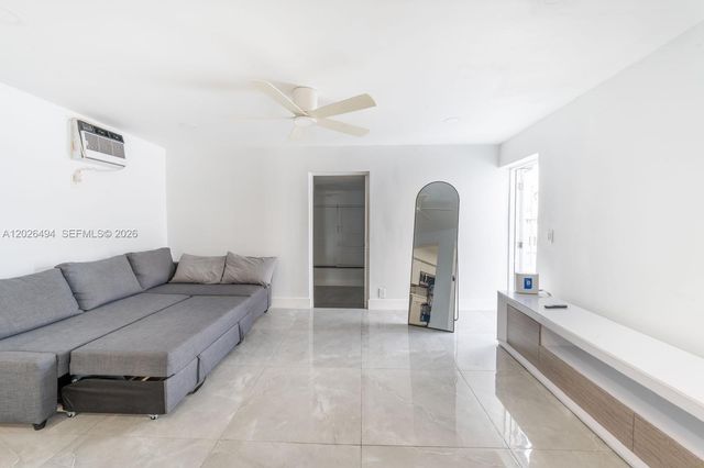 711 85th St, Miami Beach, FL 33141